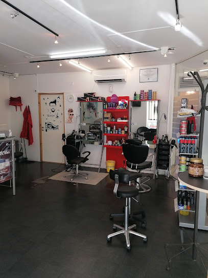 Barber Jonas – Få en skarp klipning!