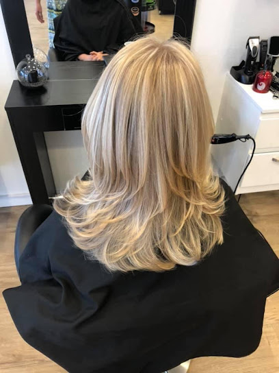Byens Frisørsalon – Få en skøn frisure!