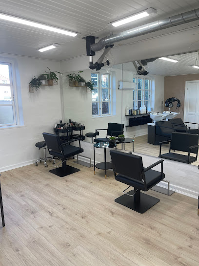 Frisør Schouw & Løve | Frisørsalon Holbæk
