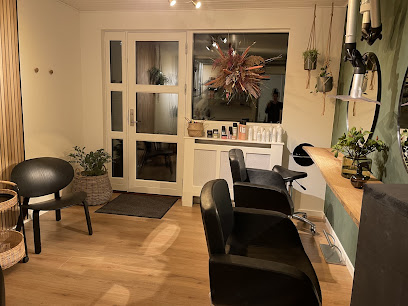 HairByHandberg – Frisør med fokus på kvalitet!