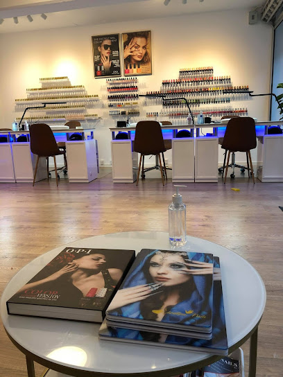 Hot Nails – Få smukke negle i Roskilde!