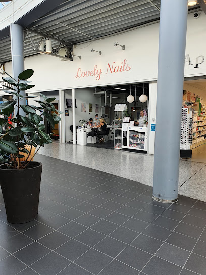 Lovely Nails – Professionel neglepleje i Ballerup