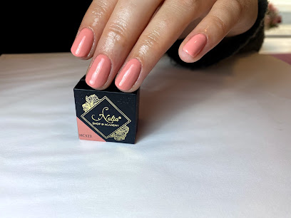 Anutas Diamond Nails – Neglesalon i København