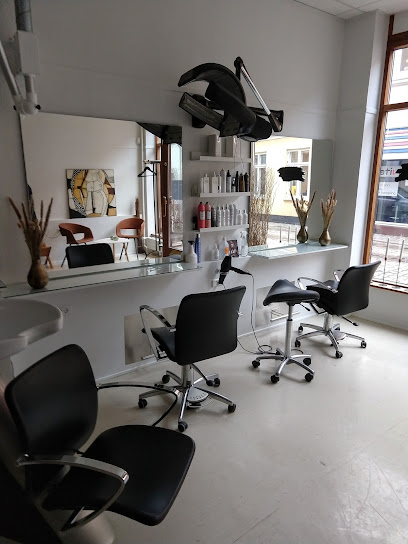 Salon Hair – Oplev skønhed i Viborg!