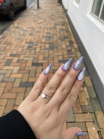 Ivynails – Få smukke negle i Odense!