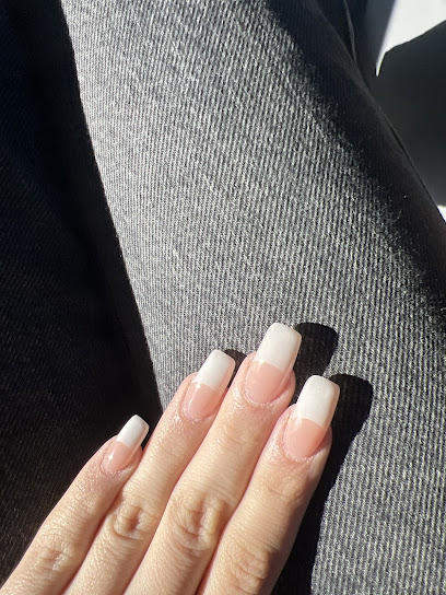 Briliant Nails – Neglebehandlinger i Odense C