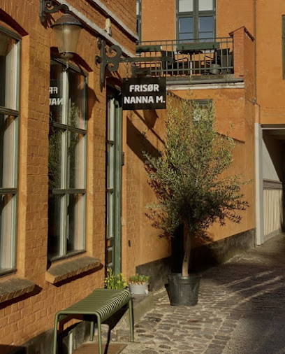 Frisør Michael F – Klipning og farvning i Køge!
