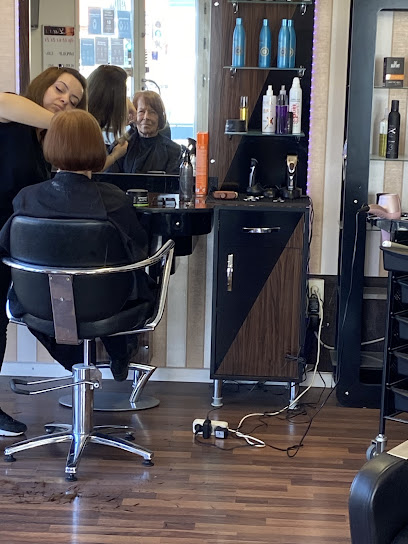 Frisør Salon Luxx | Frisørsalon Holbæk
