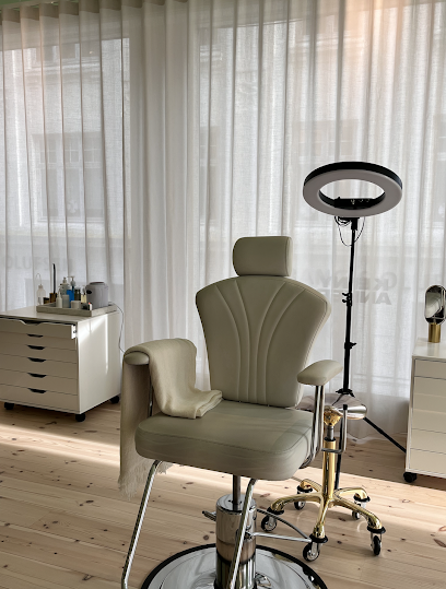 Kenny Anker Brow Studio – Få smukke bryn i Aarhus!