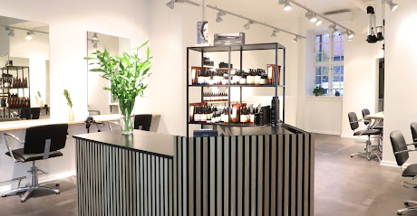 Lyngaa – Frisørsalon i Odense med stil