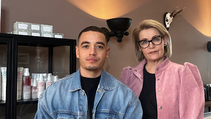 Hair by Rochester | Frisørsalon Lyngby