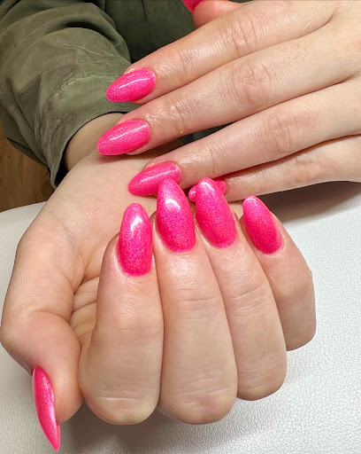 Guldneglen | Negle salon Haderslev
