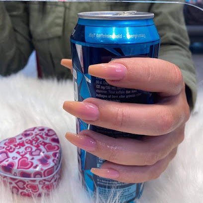 King Nails Lyngby – Forkæl dine negle!